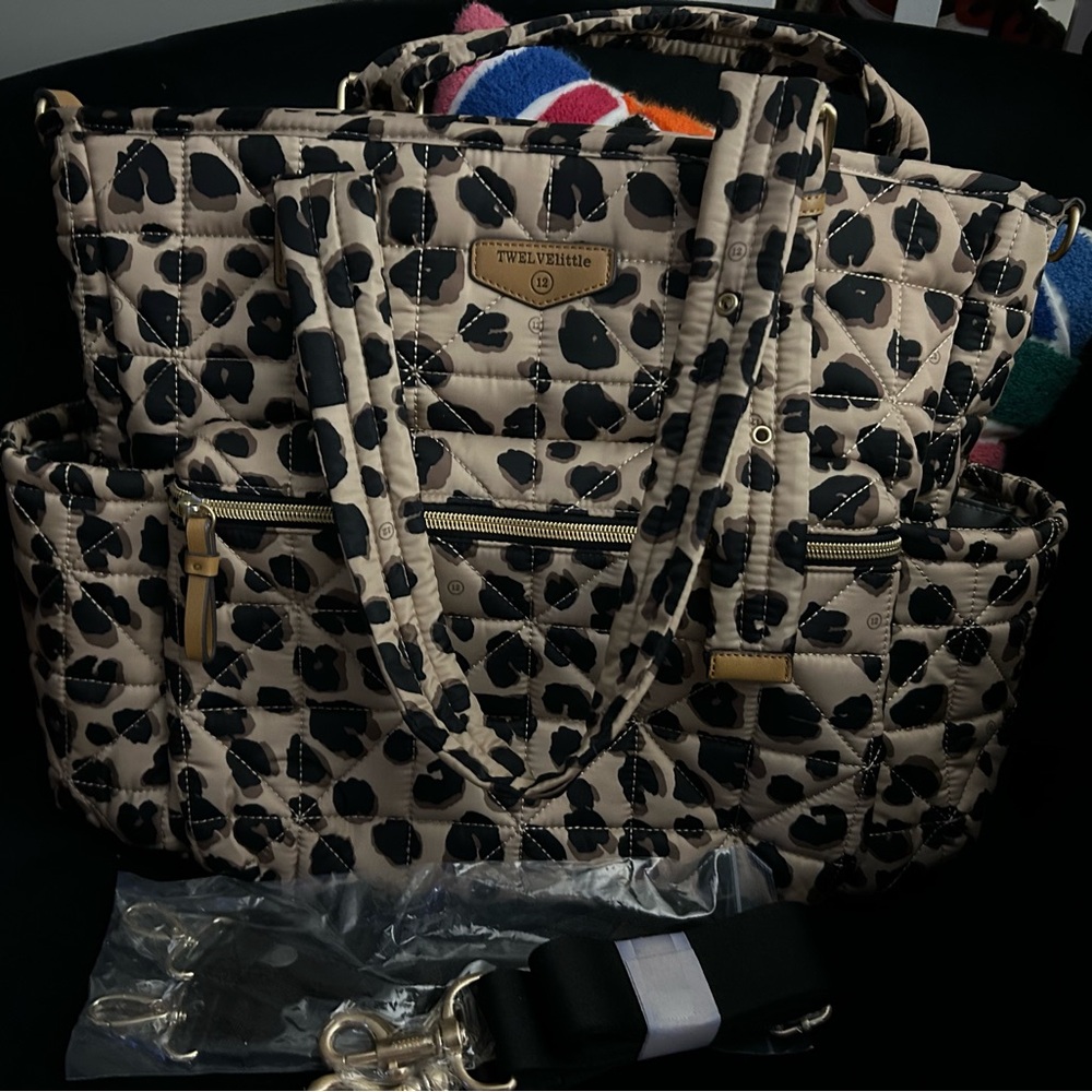 NWOT Twelvelittle Leopard Carry Love 3.0 Diaper Bag - Picture 2 of 13